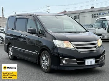 Nissan Serena 2013 photo 2