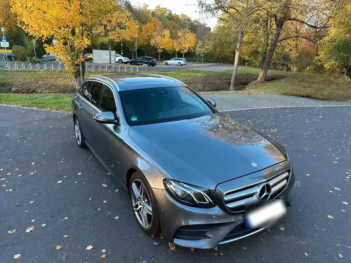 Mercedes-Benz E 220 D