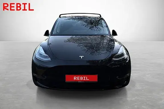 Tesla Model Y 2023 photo 2