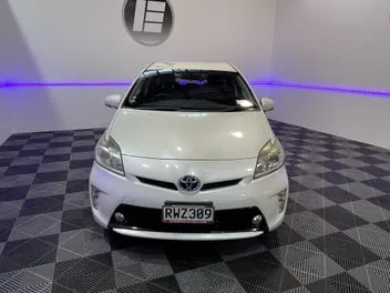Toyota Prius 2015 photo 3