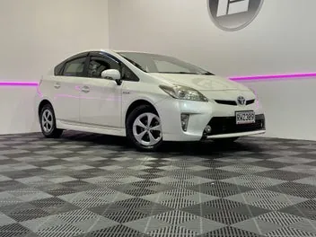 Toyota Prius 2015 photo 2