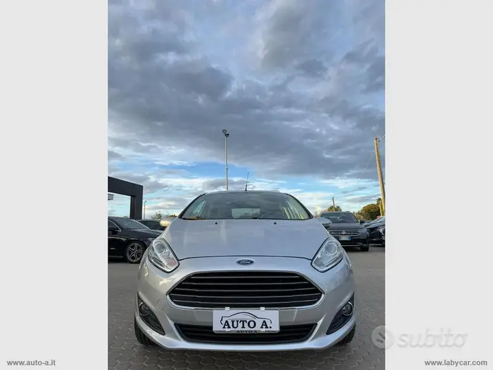 Ford Fiesta 2013 photo 2