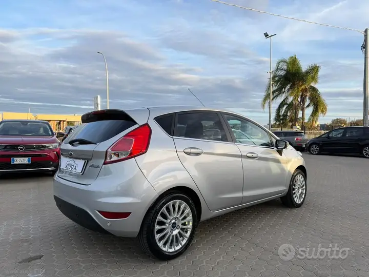 Ford Fiesta 2013 photo 4