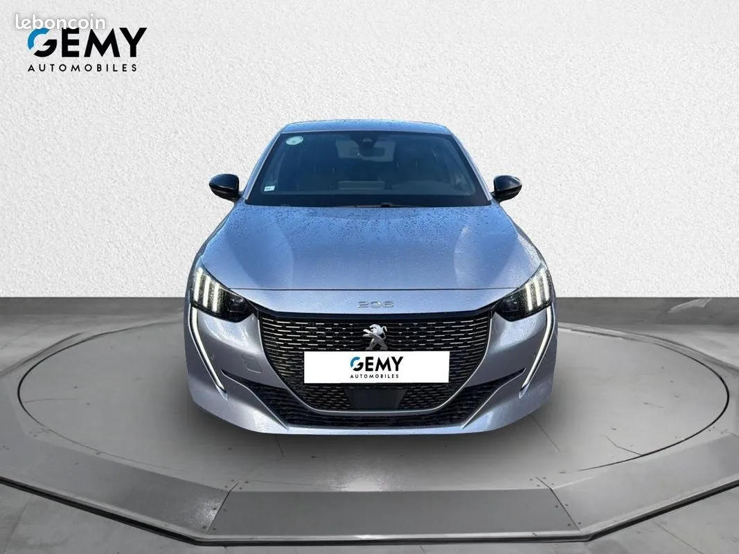 Peugeot 208 2022 photo 2
