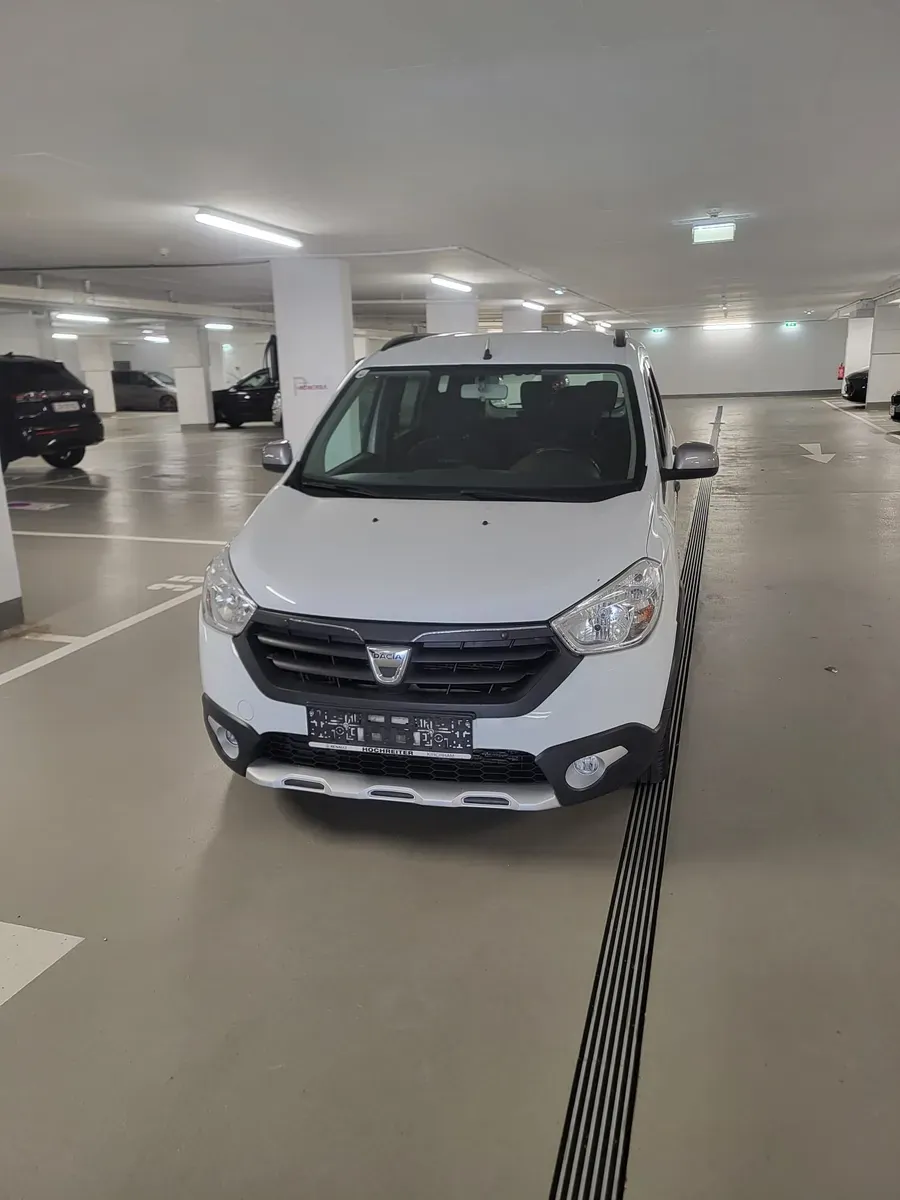 Dacia Lodgy 2016 photo 2