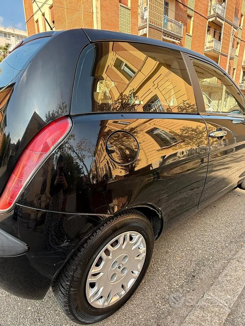 Lancia Ypsilon 2005 photo 2