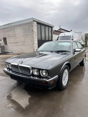 Jaguar Xj