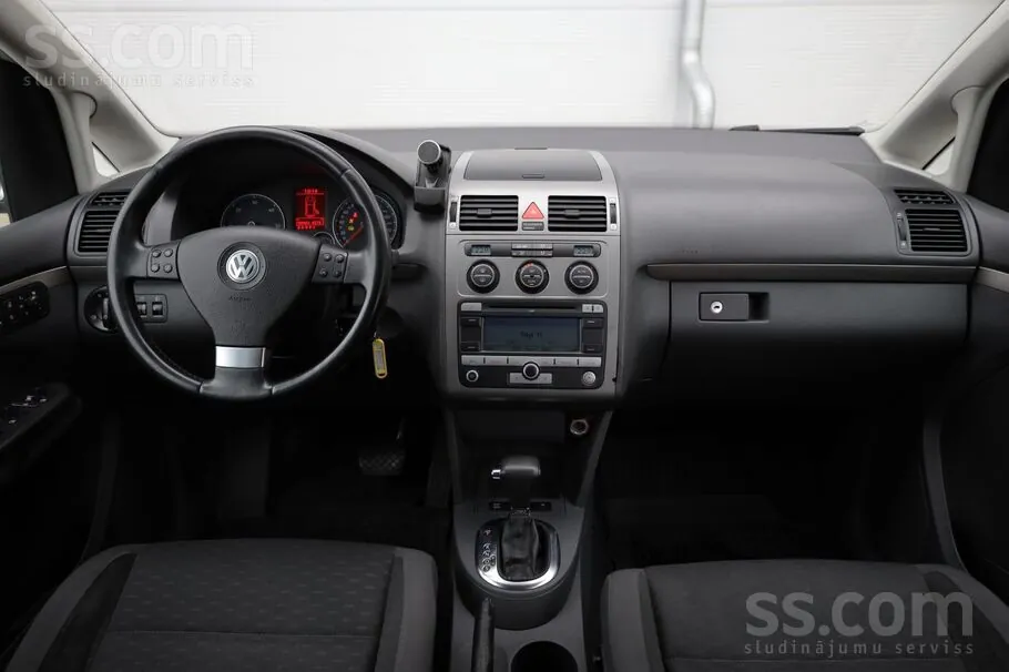 Volkswagen Touran 2008 photo 5
