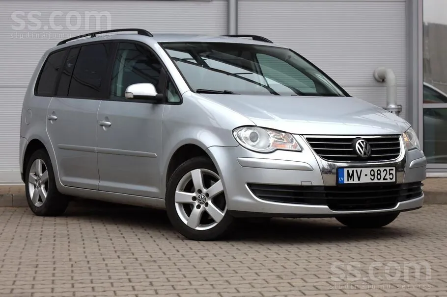 Volkswagen Touran 2008 photo 2
