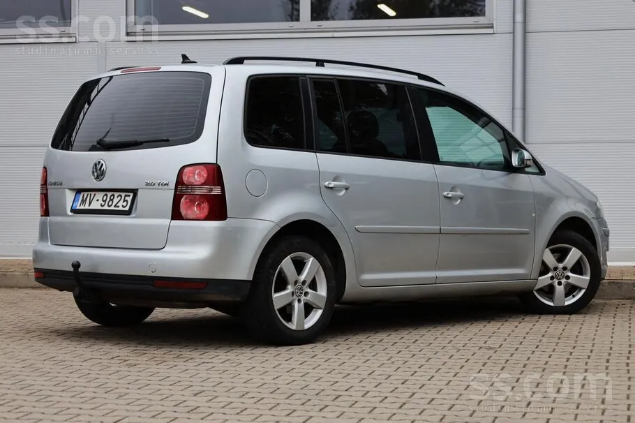 Volkswagen Touran 2008 photo 4