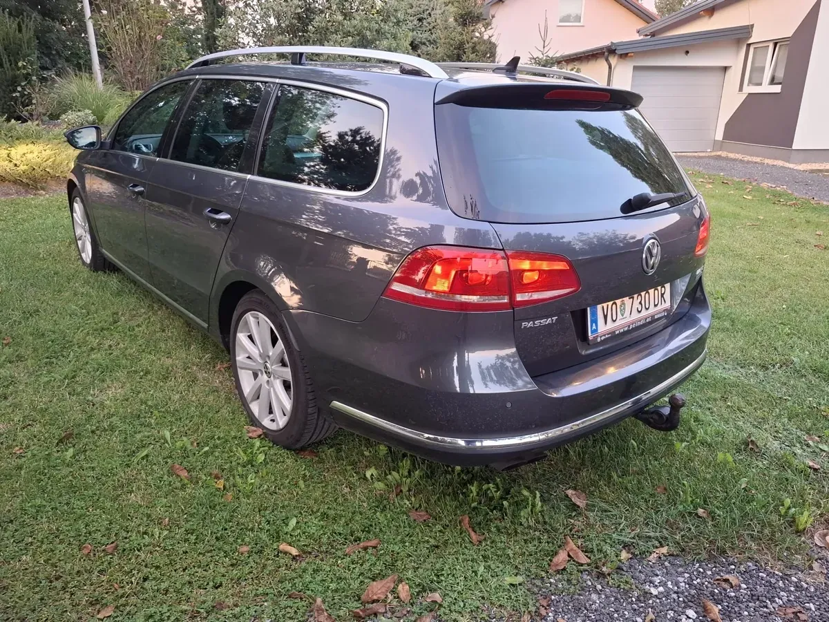 Volkswagen Passat 2011 photo 2