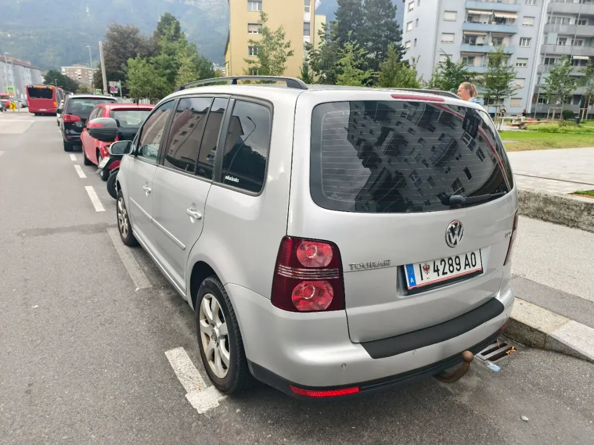 Volkswagen Touran 2008 photo 3