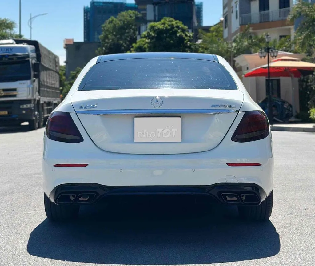 Mercedes-Benz E-Class 2017 photo 4
