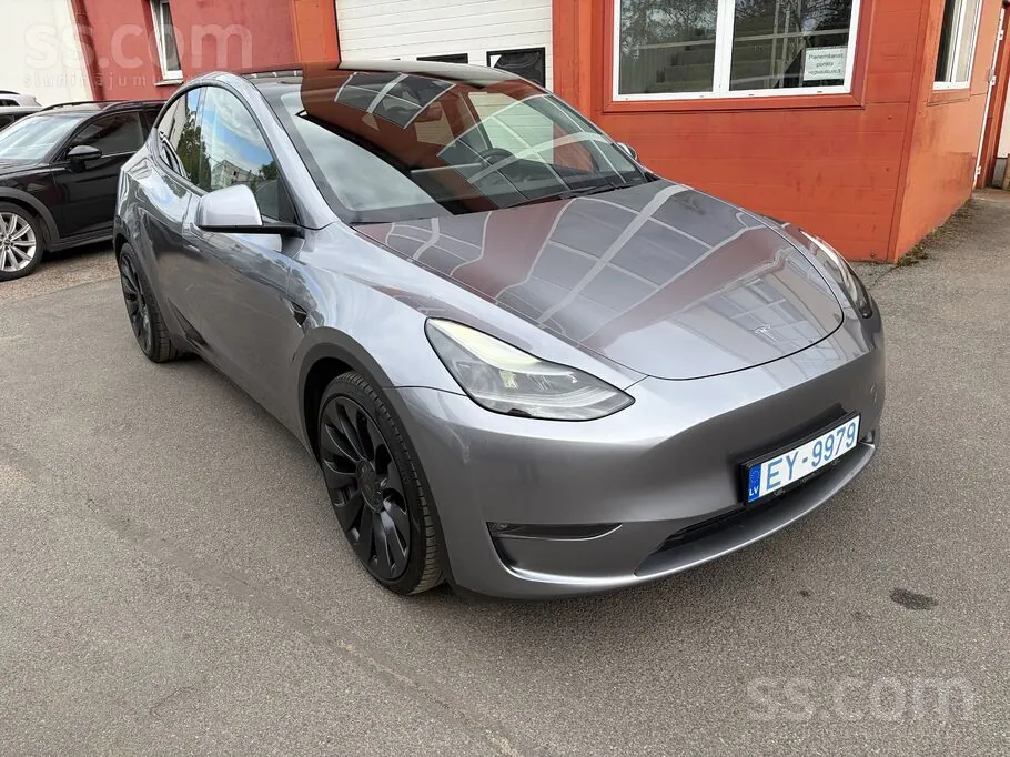Tesla Model Y 2024 photo 2