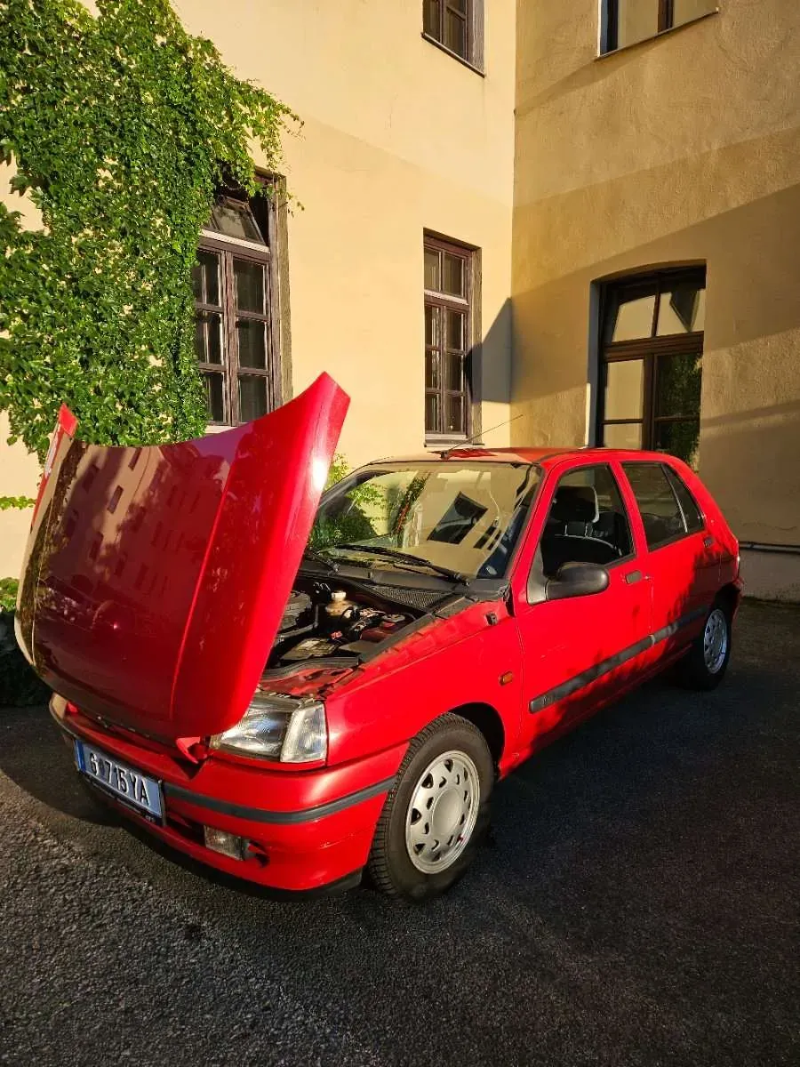 Renault Clio 1995 photo 3