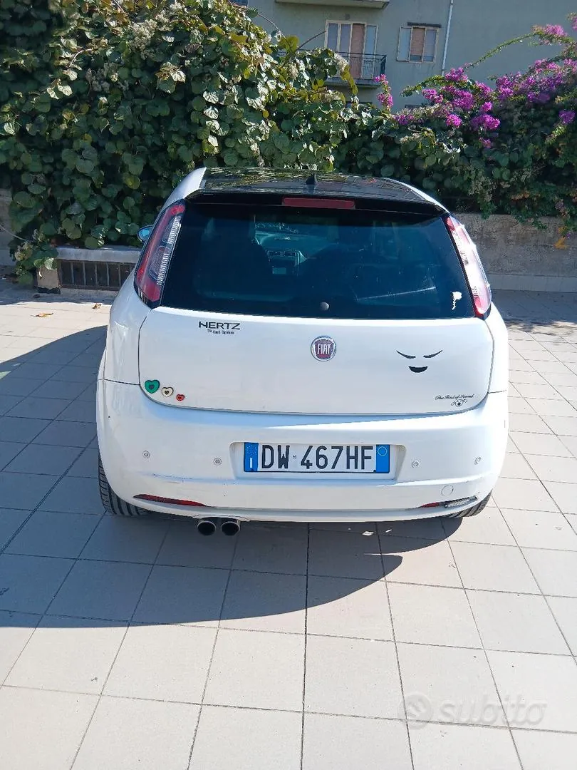 Fiat Grande Punto 2009 photo 4