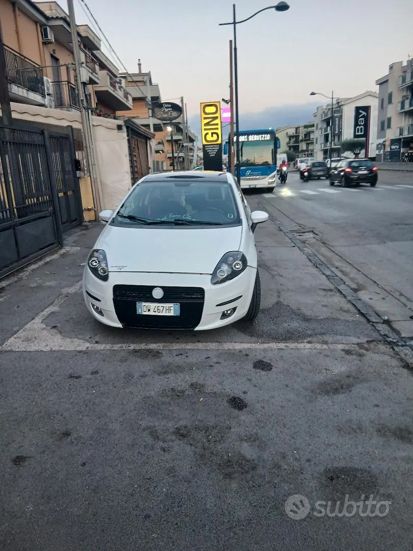 Fiat Grande Punto 2009 photo 5