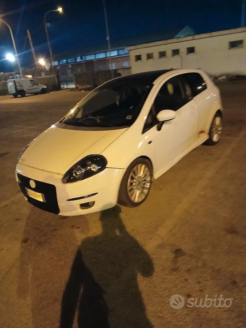 Fiat Grande Punto 2009 photo 2