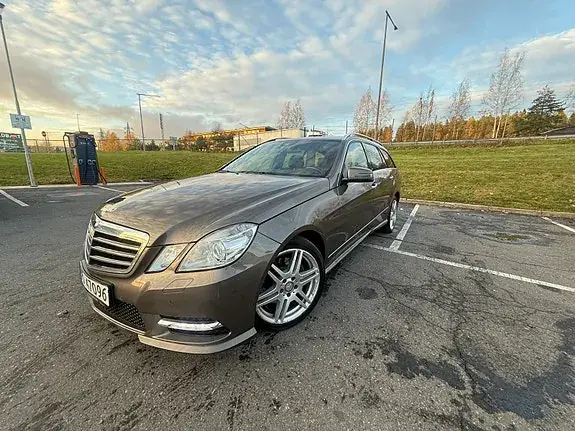 Mercedes-Benz E 220 D 2012 photo 4
