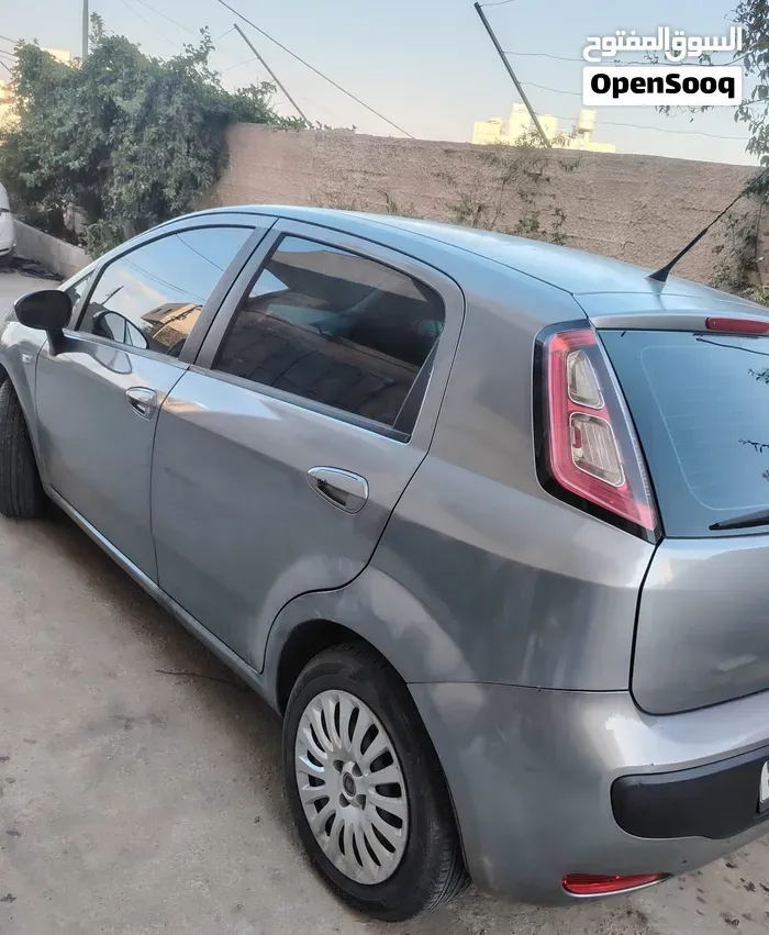 Fiat Punto 2012 photo 2