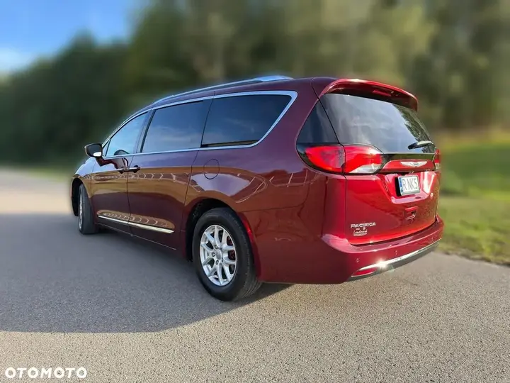 Chrysler Pacifica 2020 photo 2