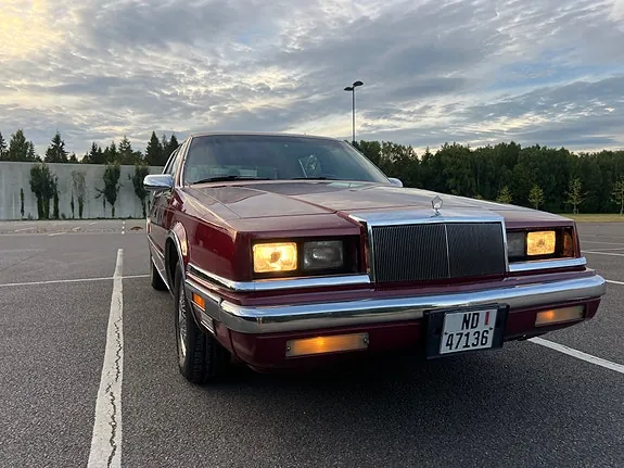 Chrysler New Yorker 1989 photo 4
