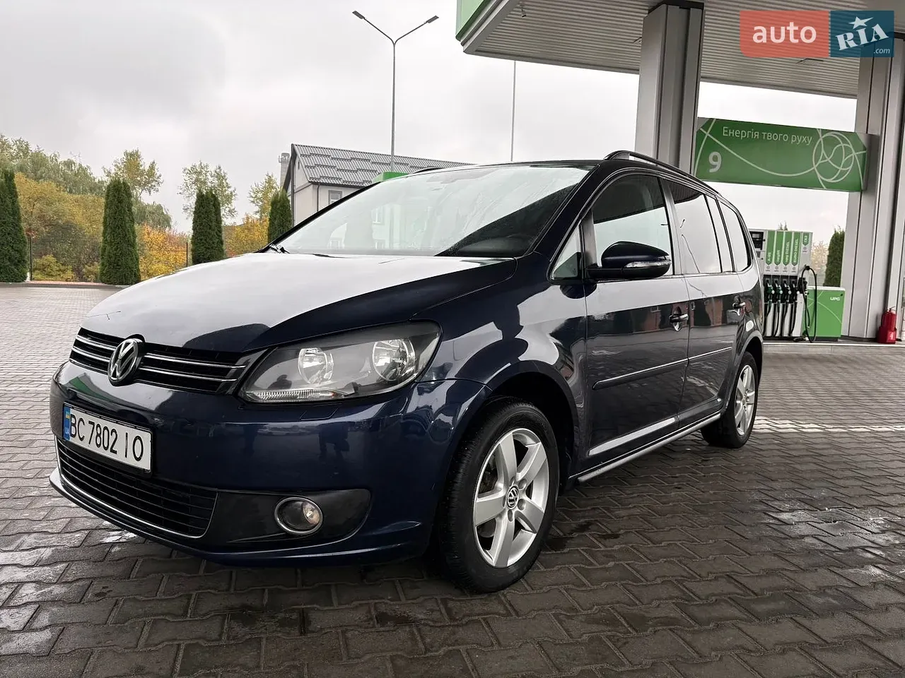 Volkswagen Touran 2011 photo 3