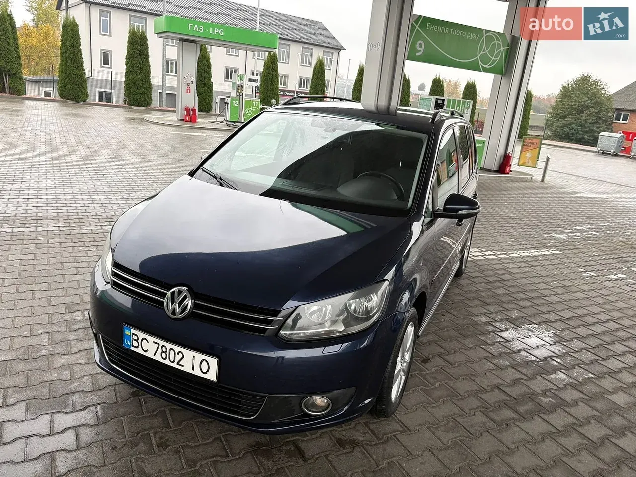 Volkswagen Touran 2011 photo 5