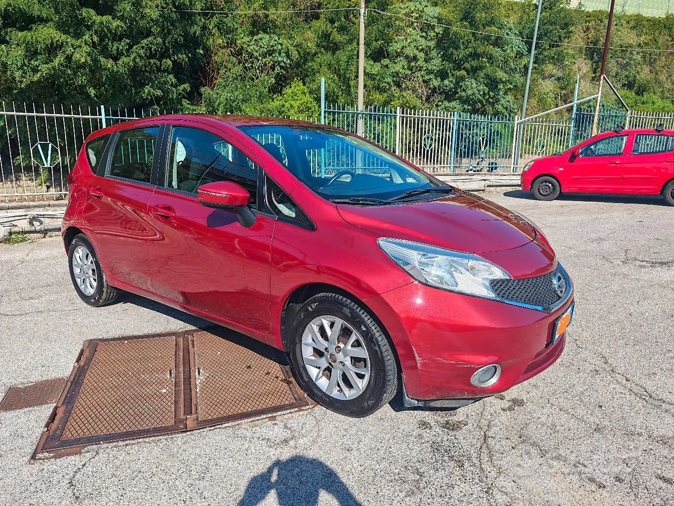 Nissan Note 2014 photo 2