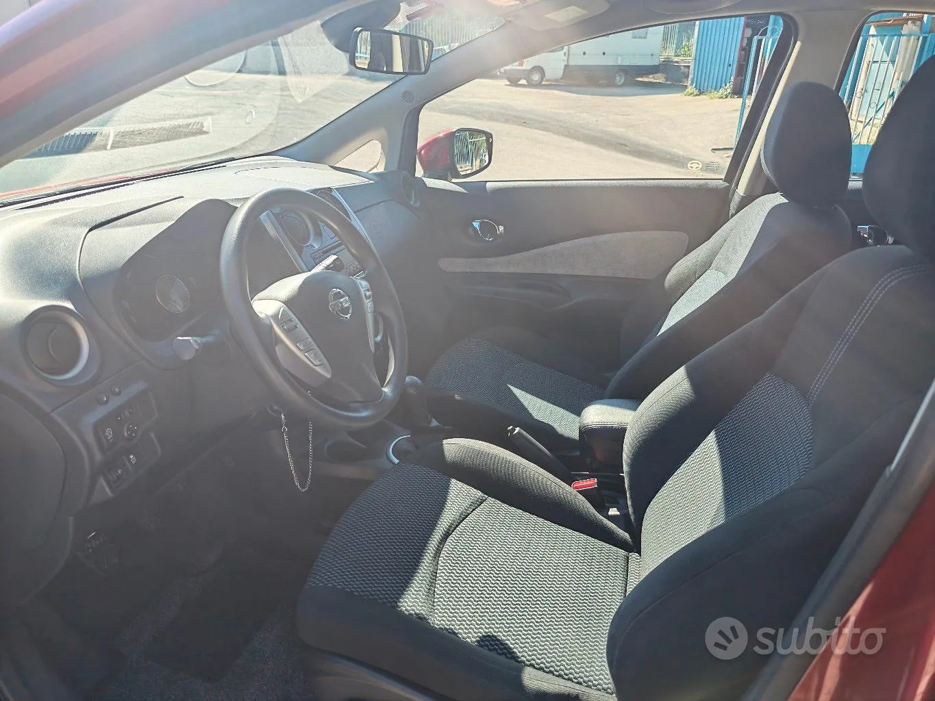 Nissan Note 2014 photo 4