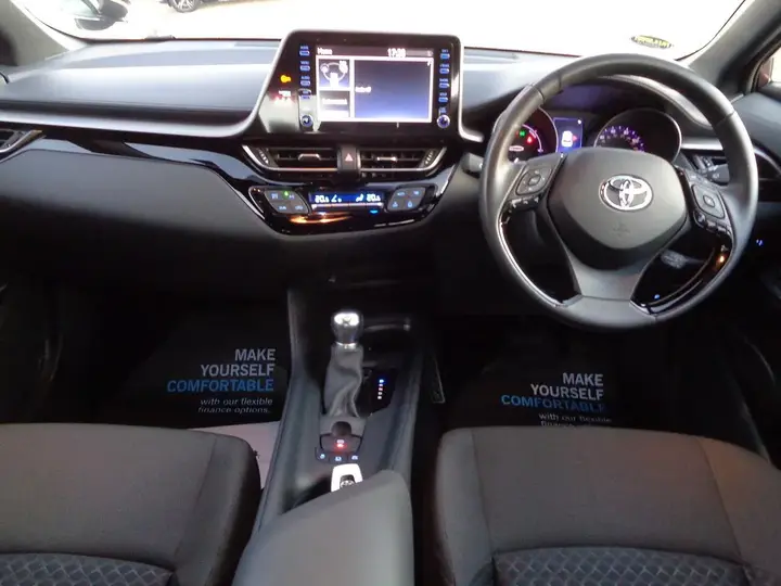Toyota C-Hr 2023 photo 3