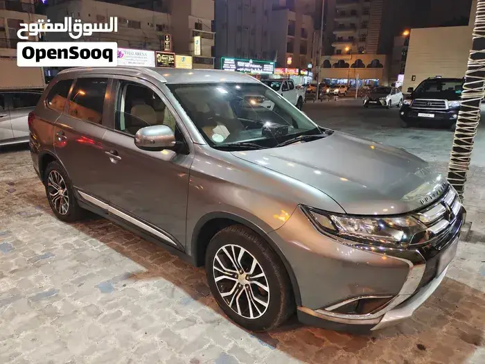 Mitsubishi Outlander 2017 photo 2