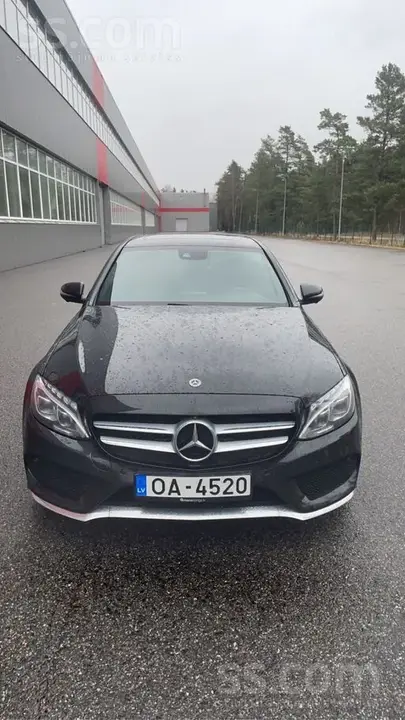 Mercedes-Benz C220 2018 photo 2
