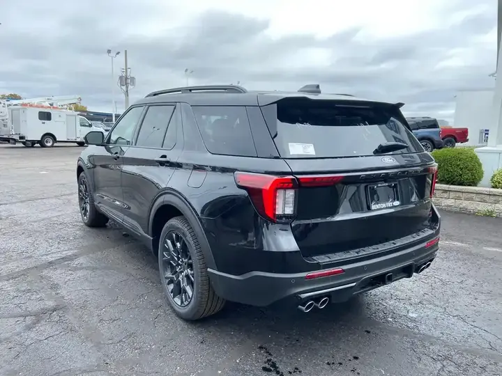 Ford Explorer 2027 photo 3