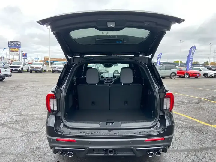 Ford Explorer 2027 photo 5
