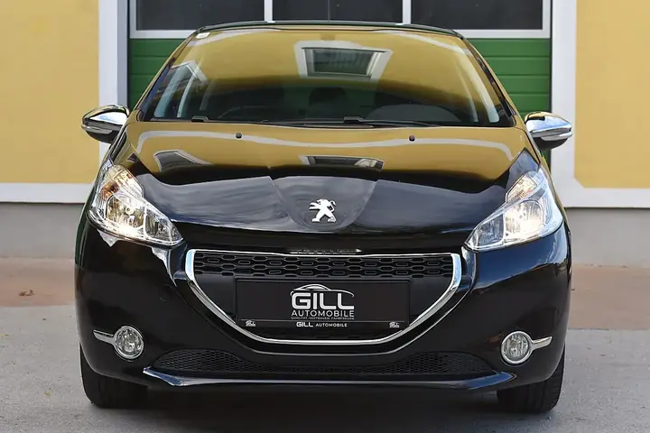 Peugeot 208 2015 photo 2