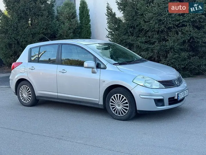 Nissan Tiida 2008 photo 2