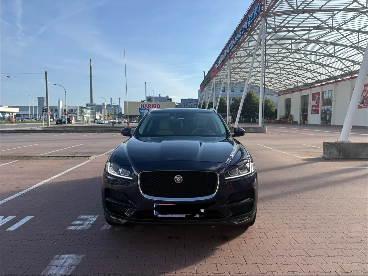 Jaguar F-Pace 2016 photo 2