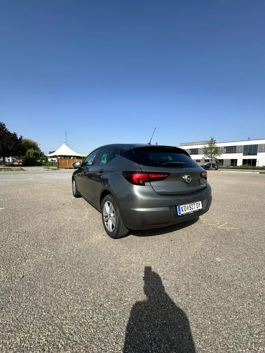 Opel Astra 2018 photo 3