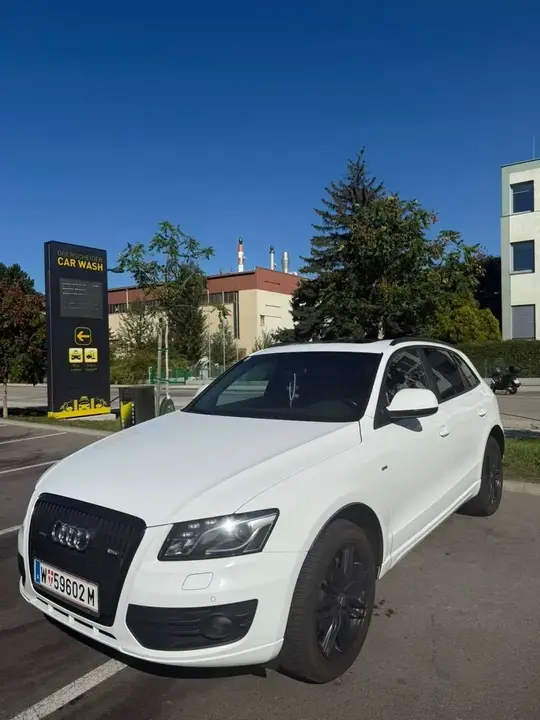Audi Q5 2010 photo 2