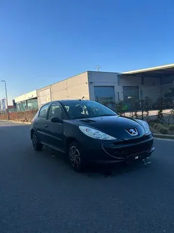 Peugeot 206 2011 photo 2