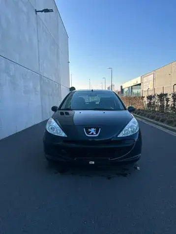 Peugeot 206 2011 photo 3