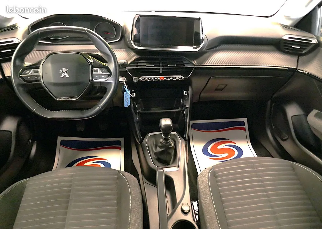 Peugeot 208 2021 photo 3