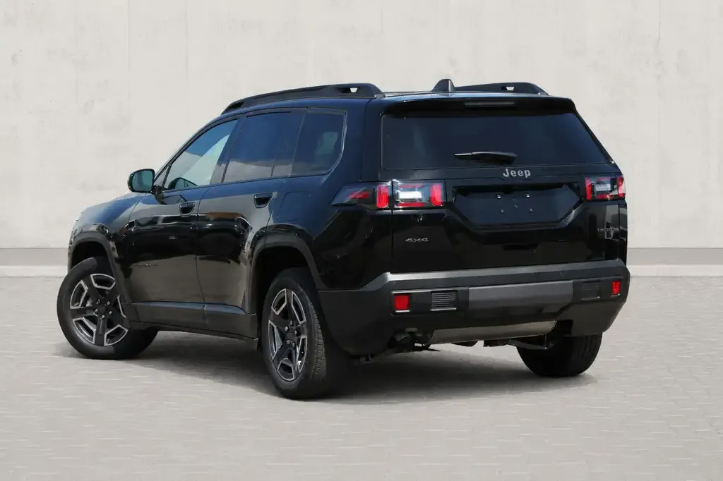 Jeep Cherokee 2026 photo 4