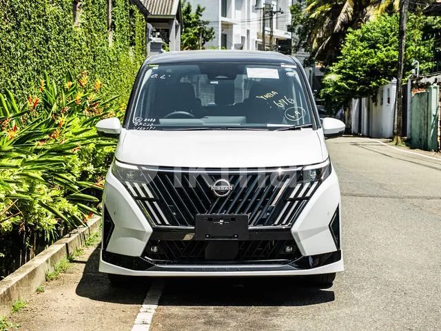 Nissan Serena 2026 photo 3