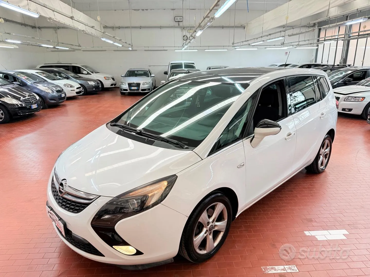 Opel Zafira Tourer 2014 photo 2