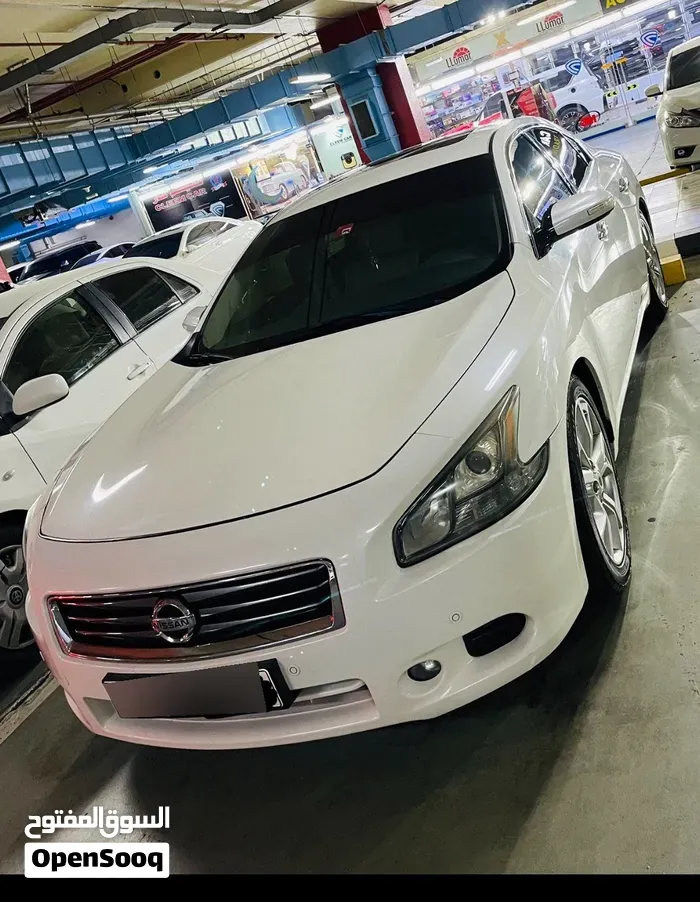 Nissan Maxima