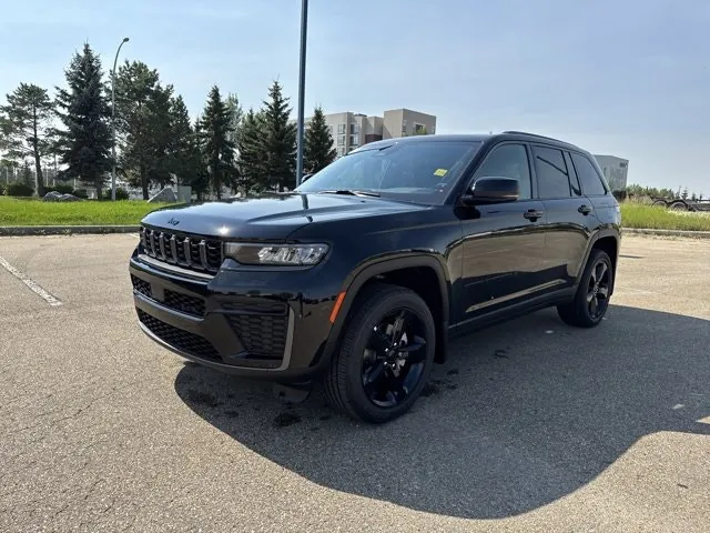 Jeep Grand Cherokee 2026 photo 3