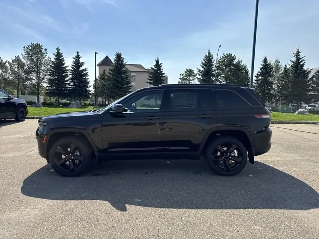 Jeep Grand Cherokee 2026 photo 4