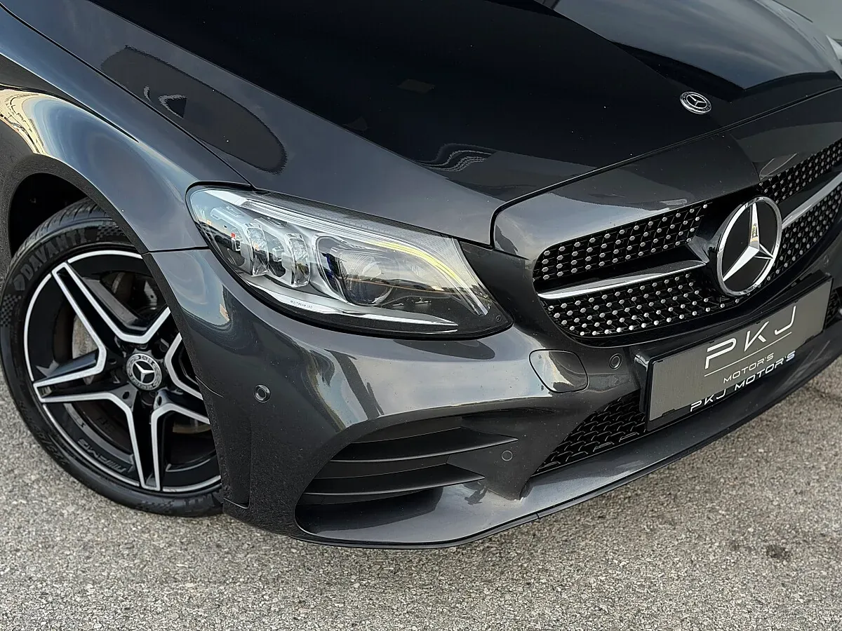 Mercedes-Benz C-Class 2019 photo 3
